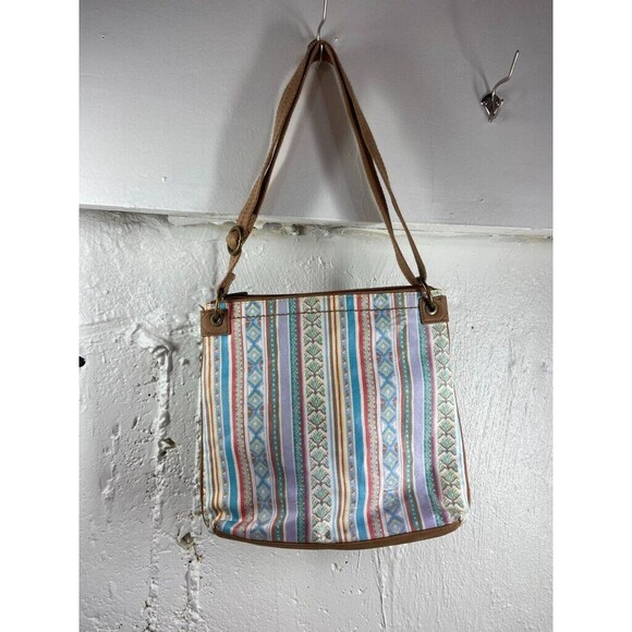 SAkROOTS CROSS BODY BAG 11 X 11 ADJUSTABLE STRAP - Picture 3 of 5